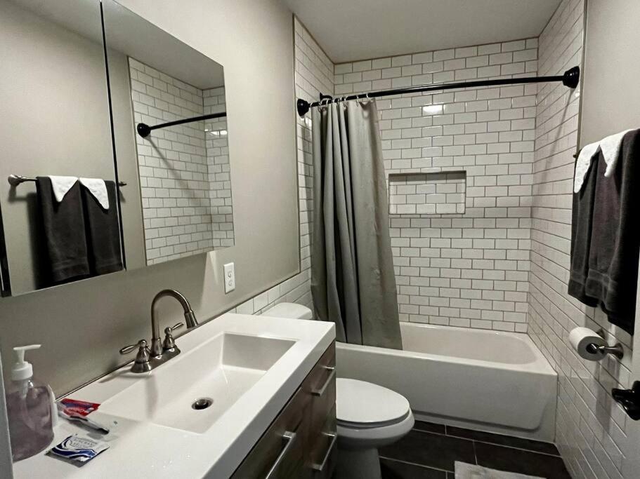 Downtown Albany 2 Bedroom + Workstation @ The Mark Exterior photo