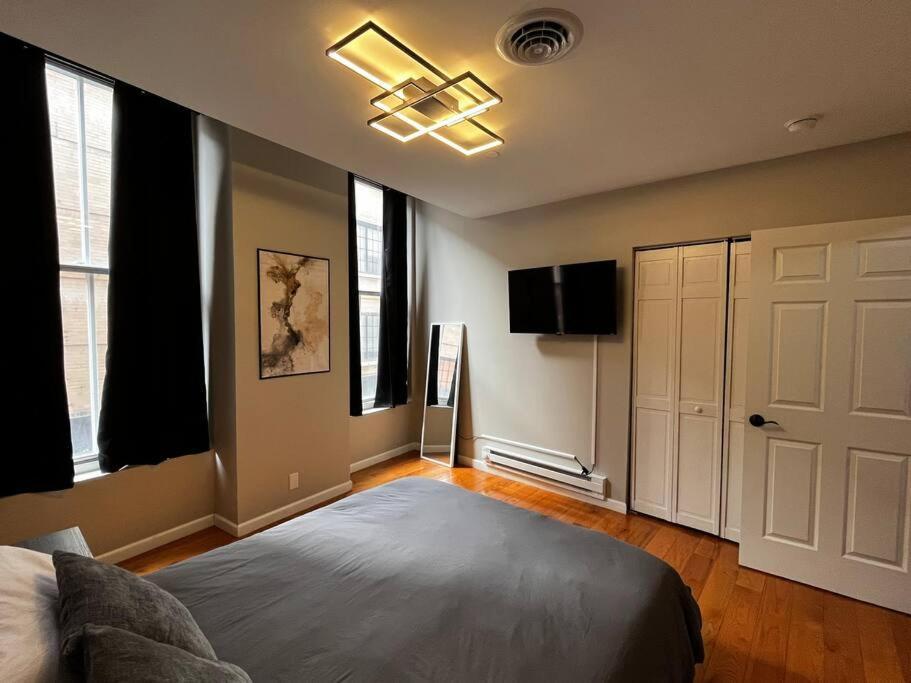 Downtown Albany 2 Bedroom + Workstation @ The Mark Exterior photo