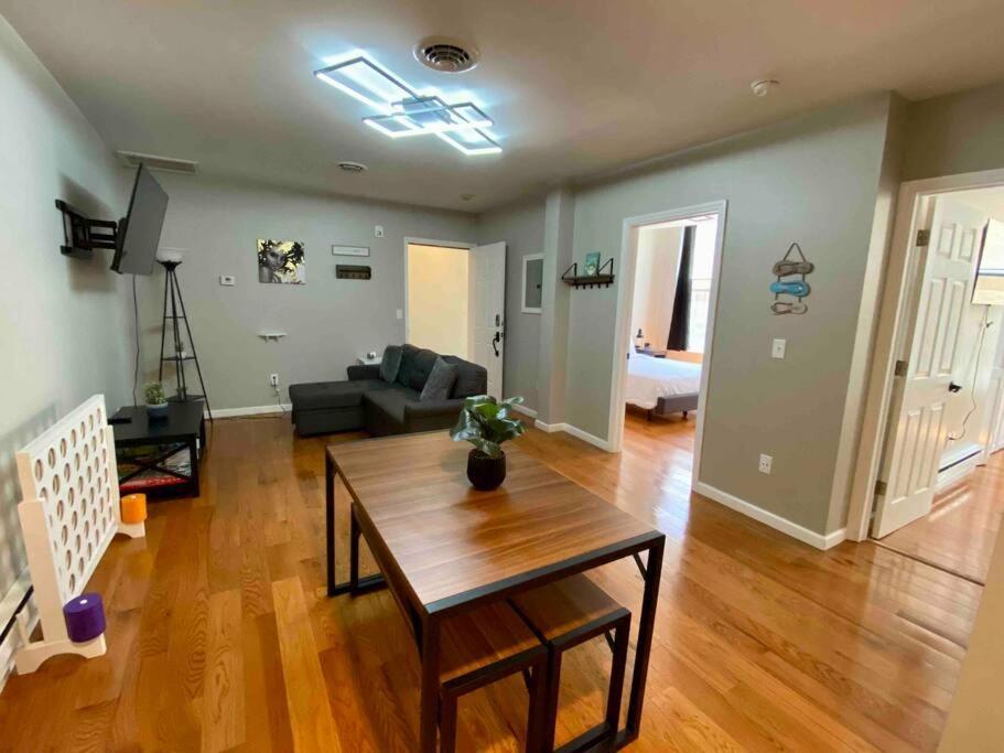 Downtown Albany 2 Bedroom + Workstation @ The Mark Exterior photo